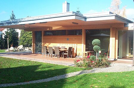 Holzhaus Bungalow Überdachung