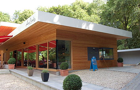 Cafe Holzhaus