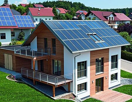 Holzhaus Passivhaus mit Solardach