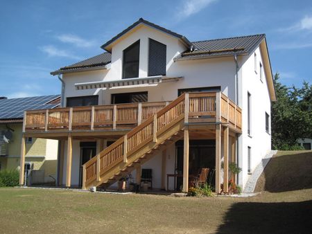 Balkon aus Holz